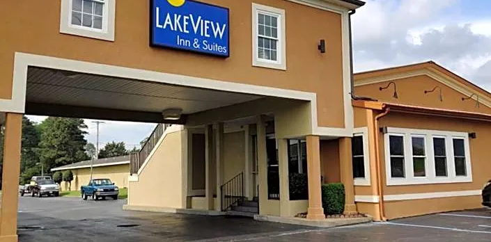 Lake View Inn & Suites