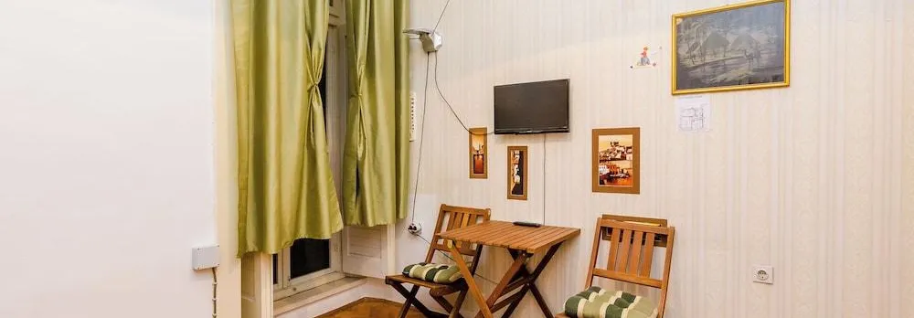 Two Stars Two Beds Downtown Apartment