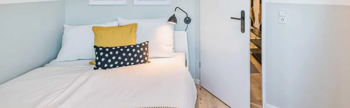 New Apartment I Cozy I Netflix I Wlan I Near Airport