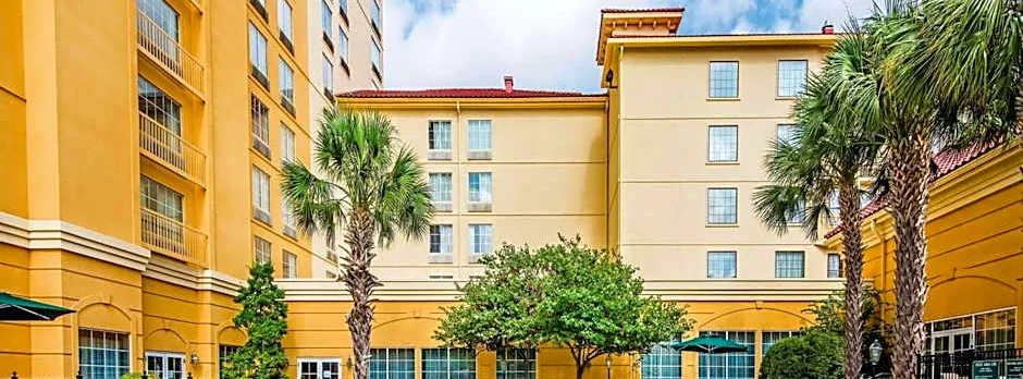 La Quinta Inn & Suites by Wyndham San Antonio Riverwalk
