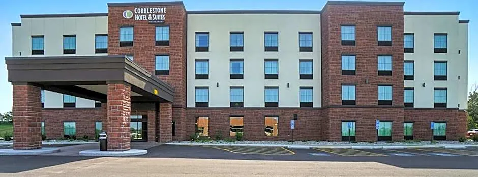 Cobblestone Hotel & Suites - Bellefontaine