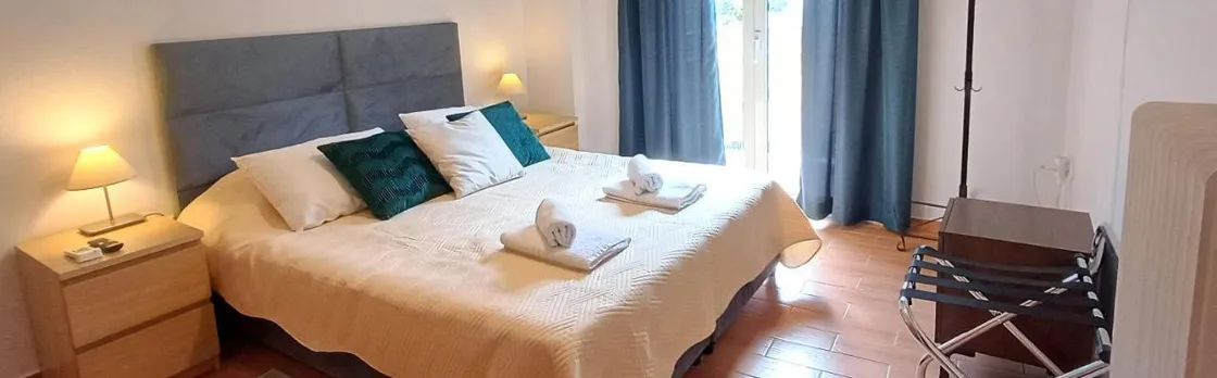 Georgia's Cozy Apartment in Koukaki