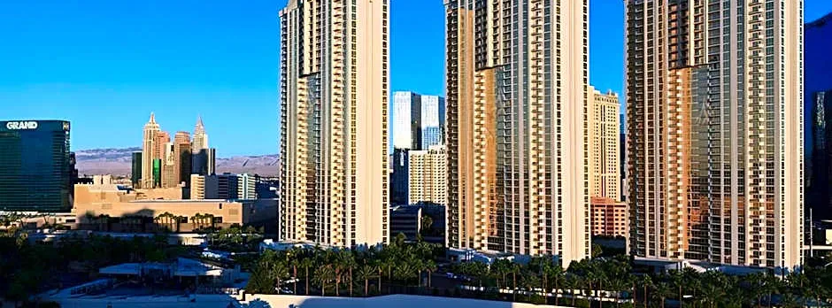 Amalz Deluxe Suites at MGM Signature !