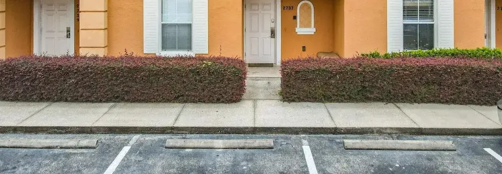 Luxury Townhome Near Disney w Resort Amenities