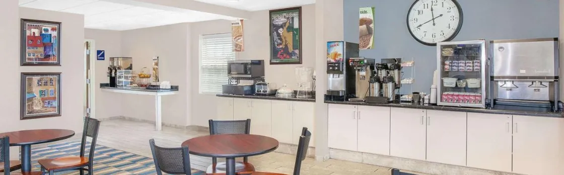 Microtel Inn & Suites by Wyndham Clear Lake