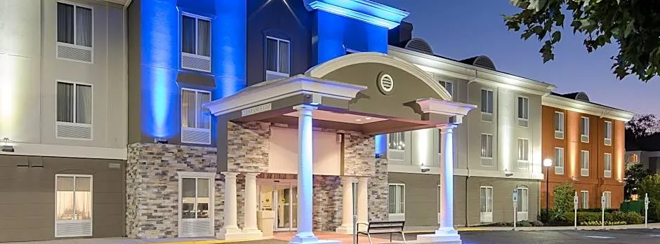 Holiday Inn Express & Suites Philadelphia - Mt. Laurel by IHG