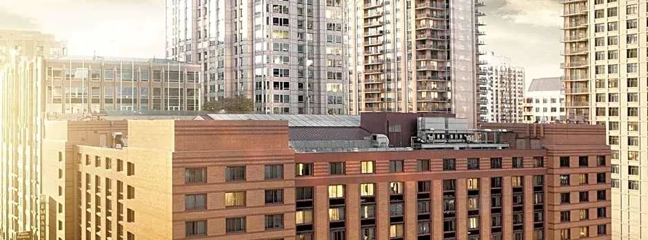 Embassy Suites by Hilton Chicago Downtown River North