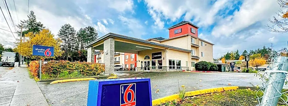 Studio 6 Suites Portland OR- I-5/OHSU