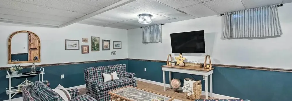Airy Cottage Close to Rock Lake w/ Fire Pit!
