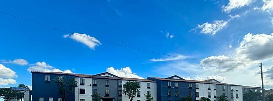Quality Inn & Suites at Airport Blvd I-65