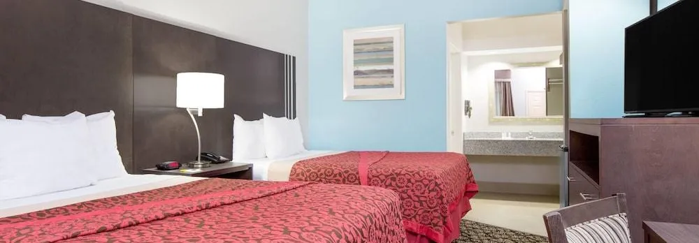 Days Inn & Suites by Wyndham Madisonville
