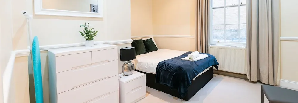 Amazing Two Bed Moments From St Pauls Cathedral A3