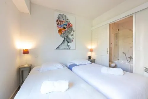 Apartment 2 bedrooms2 bathroomsdouble terrace & Garden in Palm beach area