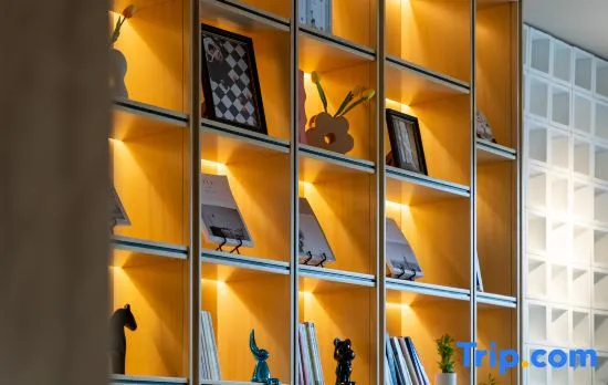 Yalan S Garden Hotel (Shenzhen Baoan Center Fanshen Subway Station Branch)