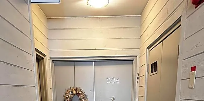 1140 Alta Loma