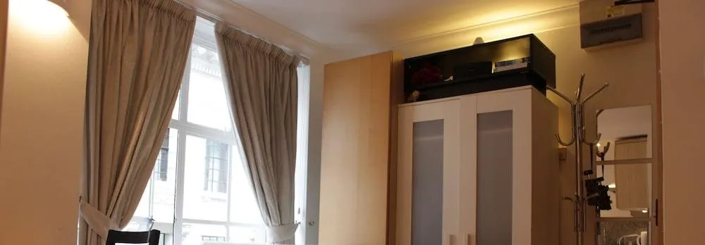 Tower Hill Studio Appartment