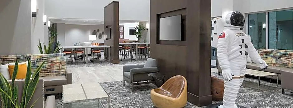 Hampton Inn & Suites Cape Canaveral Cruise Port