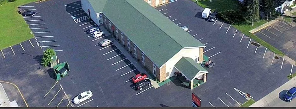 Econo Lodge Menomonie On The Bay
