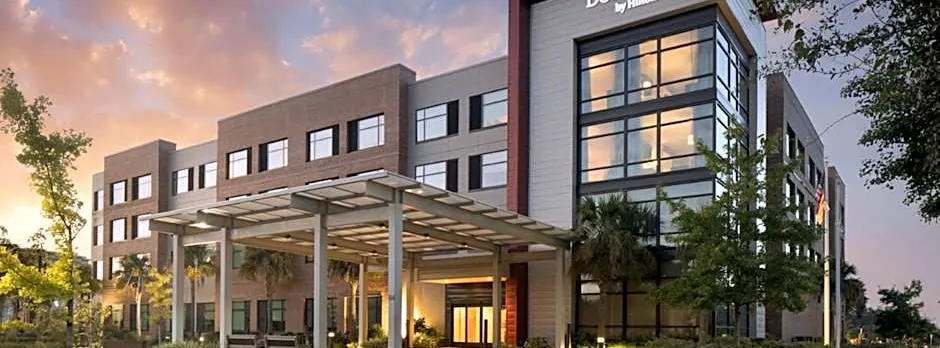 DoubleTree by Hilton Charleston Riverview