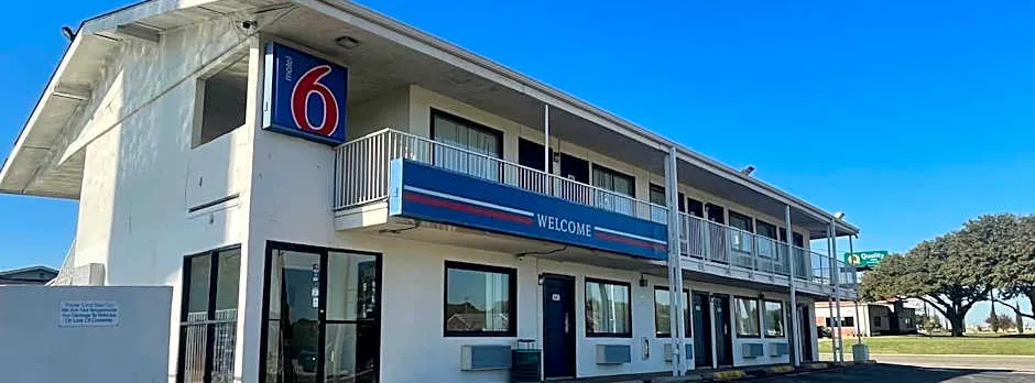 Motel 6 Denton, TX - UNT