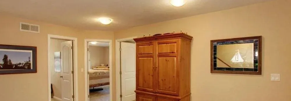 Ormsby House 1489O 4 Bedroom Home by RedAwning