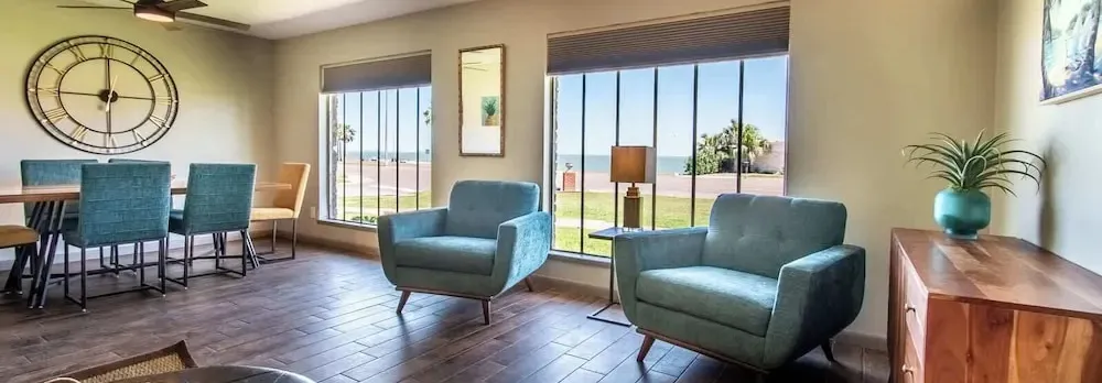 Sleeps 33 - Oceanfront Luxury 2 Pools & 2 Houses