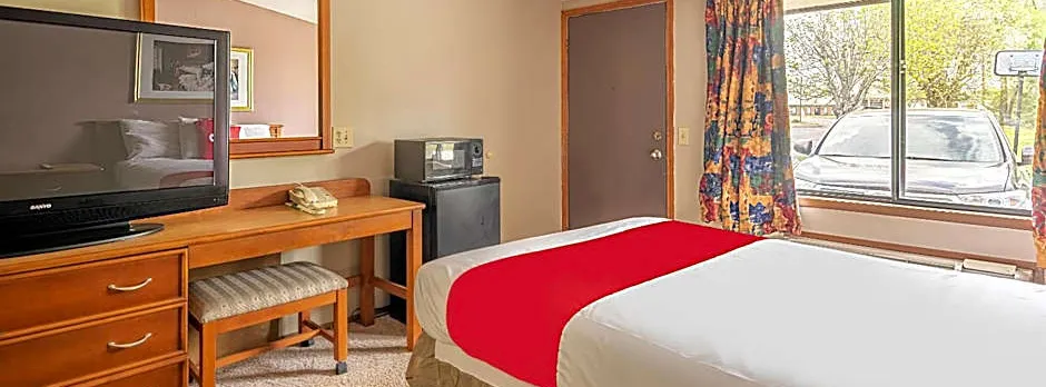OYO Hotel Daleville AL Hwy 84