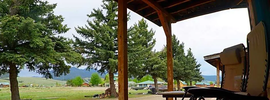Eagle Nest Fly Shack & Lodge