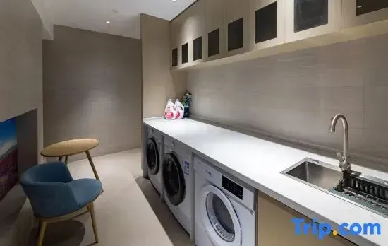 LAVANDE Hotel (Wuhan Jinyin Lake Subway Station Eurasia Exhibition Center Hotel)