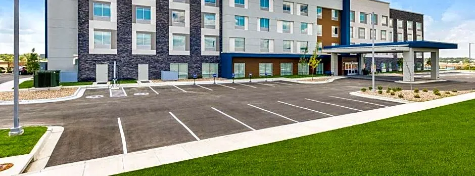 Hampton Inn by Hilton Kansas City Southeast