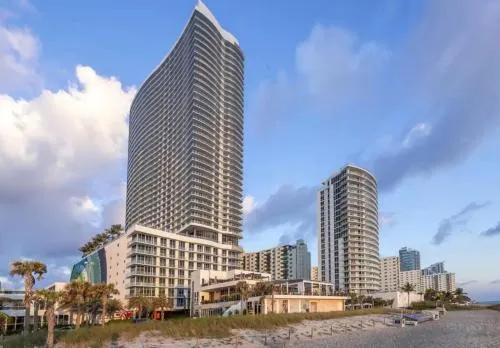 Lyfe Residence Building - Private apts over the beach