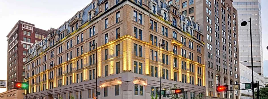The Cincinnatian Hotel, Curio Collection by Hilton