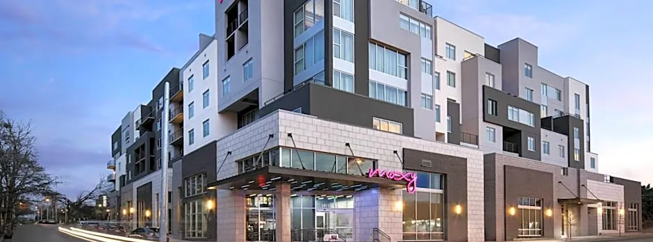 Moxy Nashville Vanderbilt Area