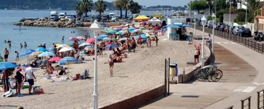 Cannes - Beachfront with Private Garden - Palm Beach Croisette