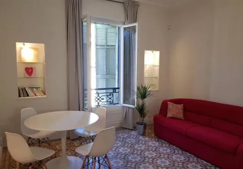 Vintage Vieux-Port Apartment