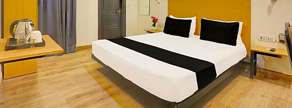 Hotel O Near Anand Vihar Metro Station