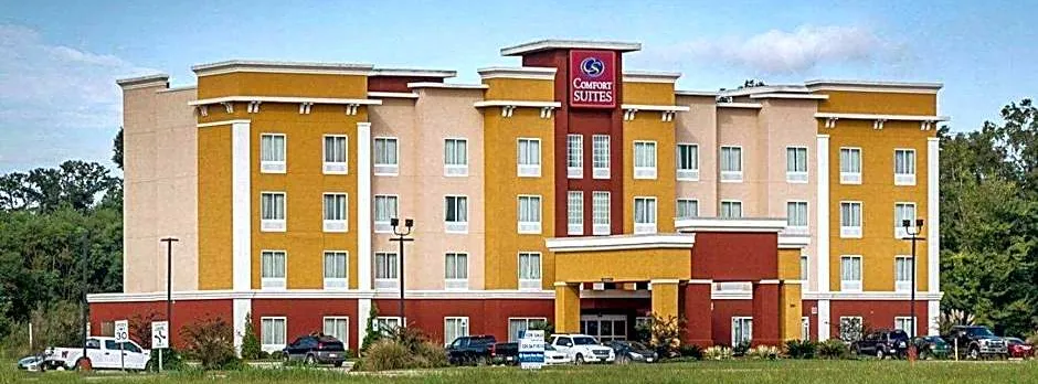 Comfort Suites near Tanger Outlet Mall