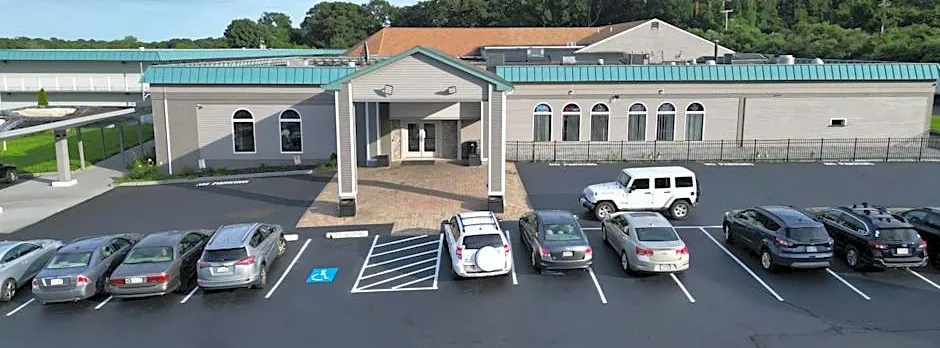 Whalers Inn and Suites