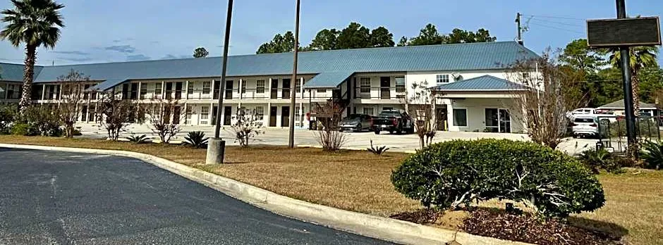 Garden Inn & Suites