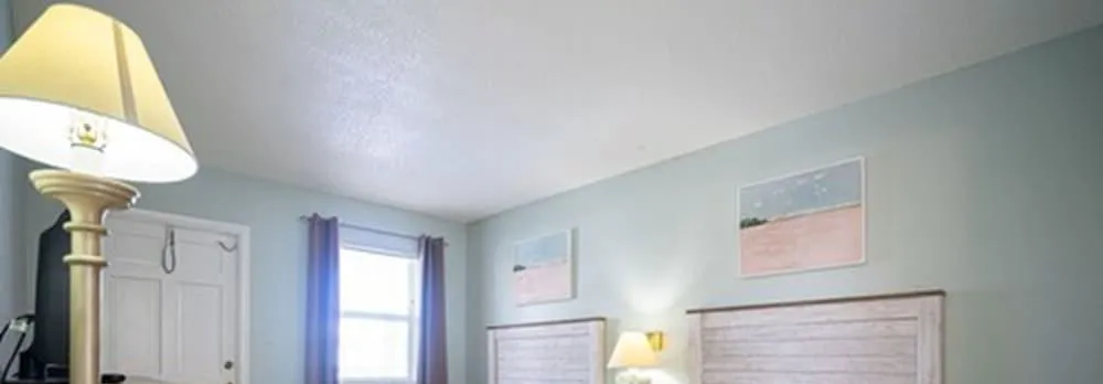 Carriage House Resort