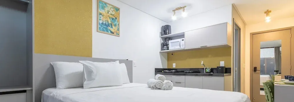 Breeze Residence #111 Beachfront by Carpediem