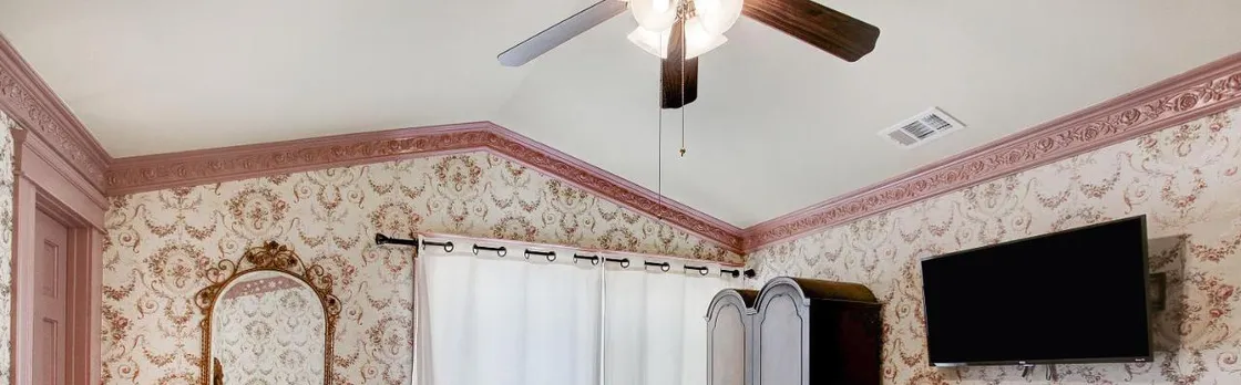 Saras Bed & Breakfast Inn (Adults only)