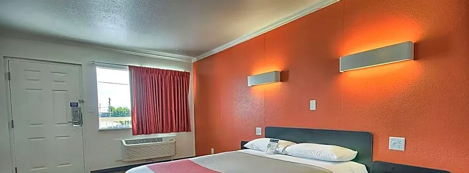 Motel 6-Lima, OH