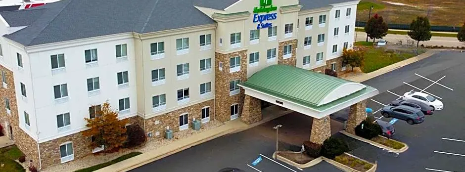 Holiday Inn Express & Suites Chicago North-Waukegan-Gurnee by IHG
