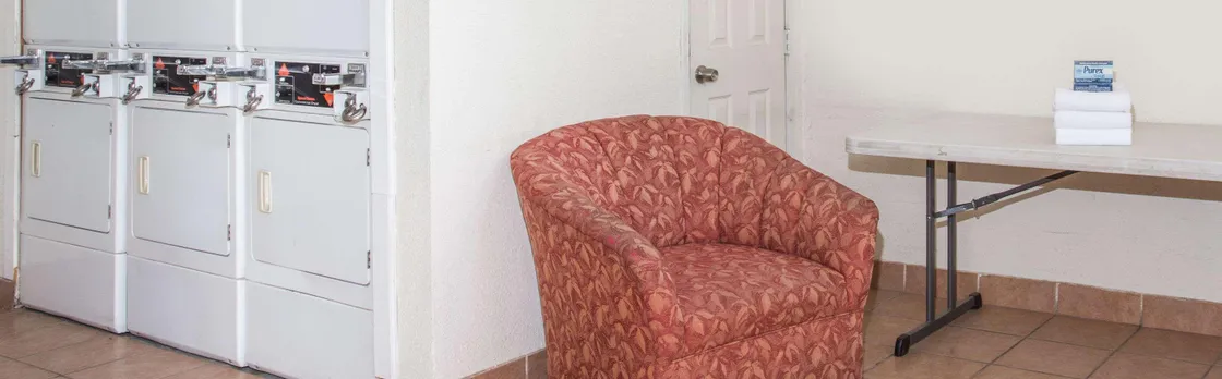Days Hotel by Wyndham Peoria Glendale Area