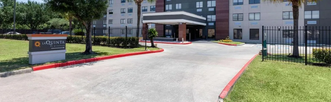 La Quinta Inn & Suites by Wyndham Houston Nw Brookhollow