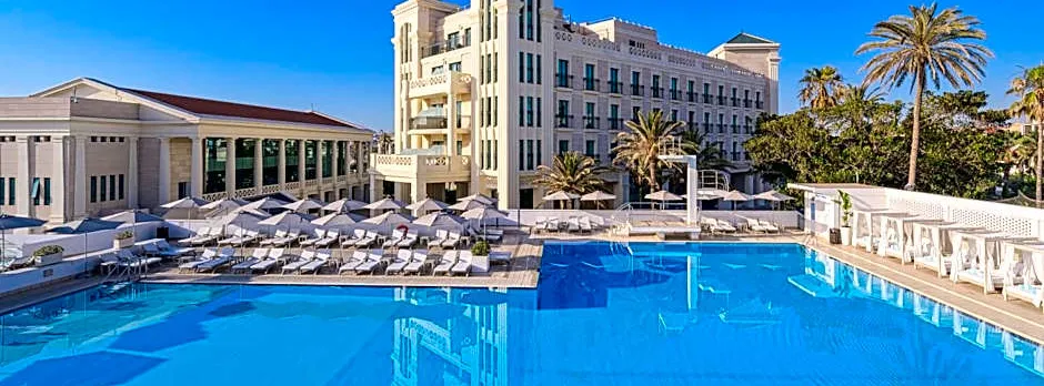 Las Arenas Balneario Resort
