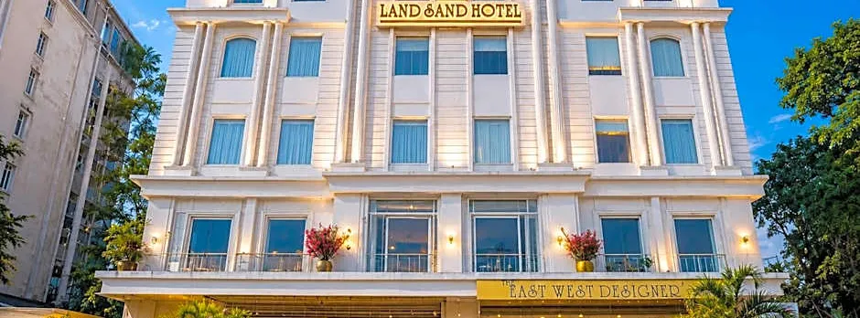 THE LAND SAND HOTEL