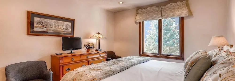 Westwind 406 2BD 2BA Diamond Condo in Lionshead Village