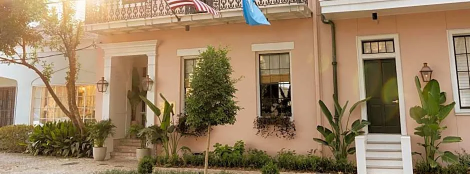 Garden District Hotel